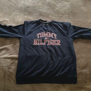 Tommy Hilfiger sweater. Great condition, barely worn, and size XL